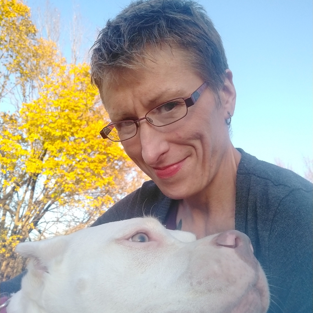 Meet your Posher, Liz - Picture 1 of 2
